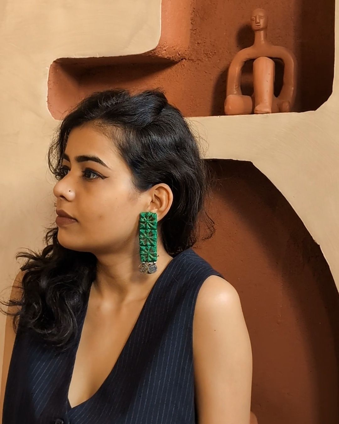 Rainvas Dark green mirror earrings boho theme photography