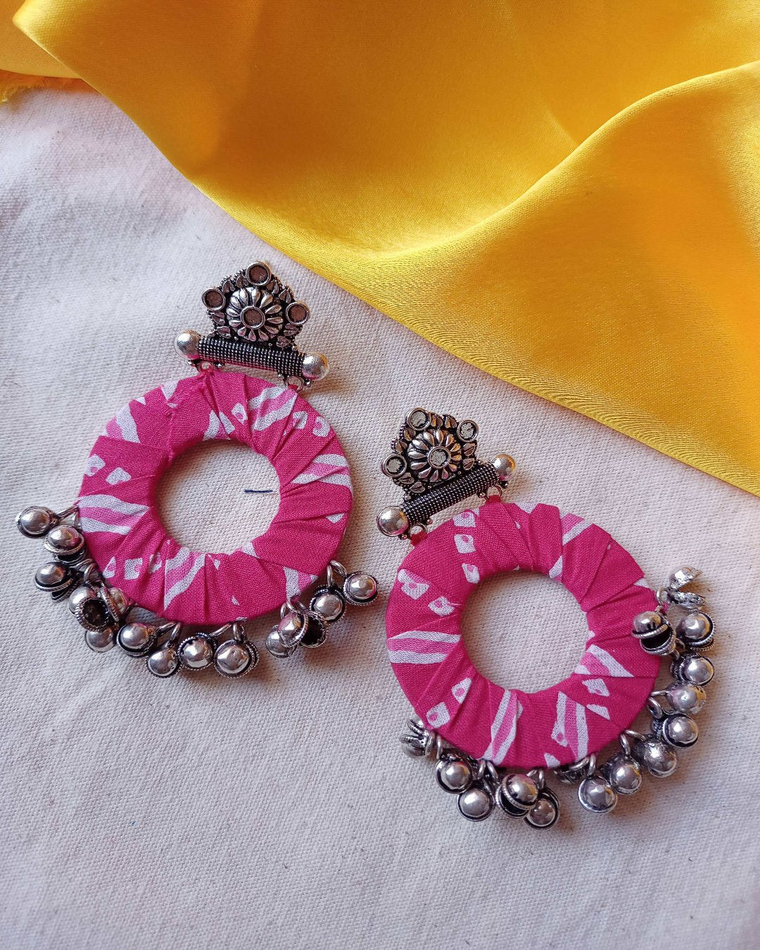 Bandhani printed round bali earrings
