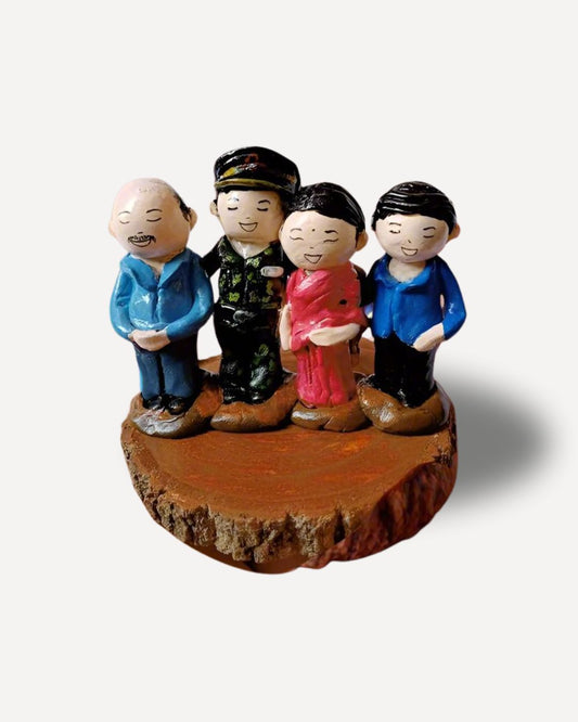 The Little Us – Custom Family Table Top Miniature