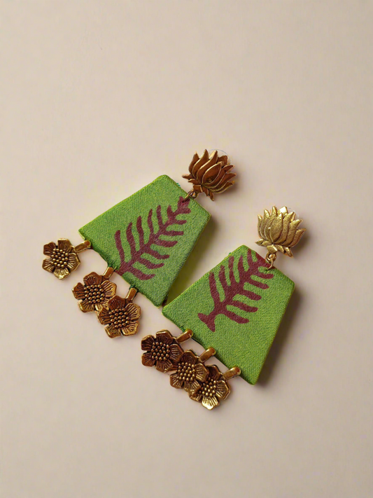 Rainvas Light green leaf pattern golden charm earrings