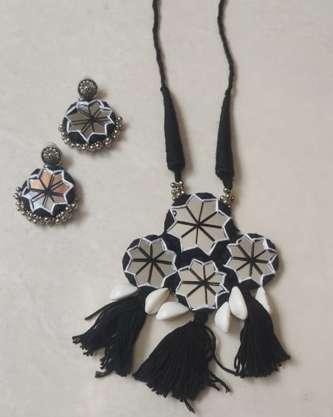 Black Shell Jewelry Set 2