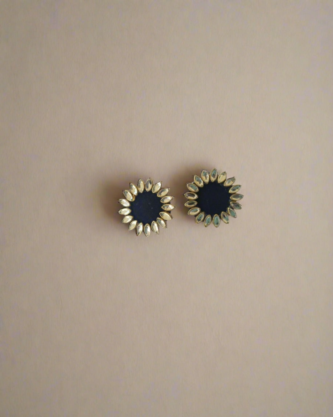 Kundan multicolor studs