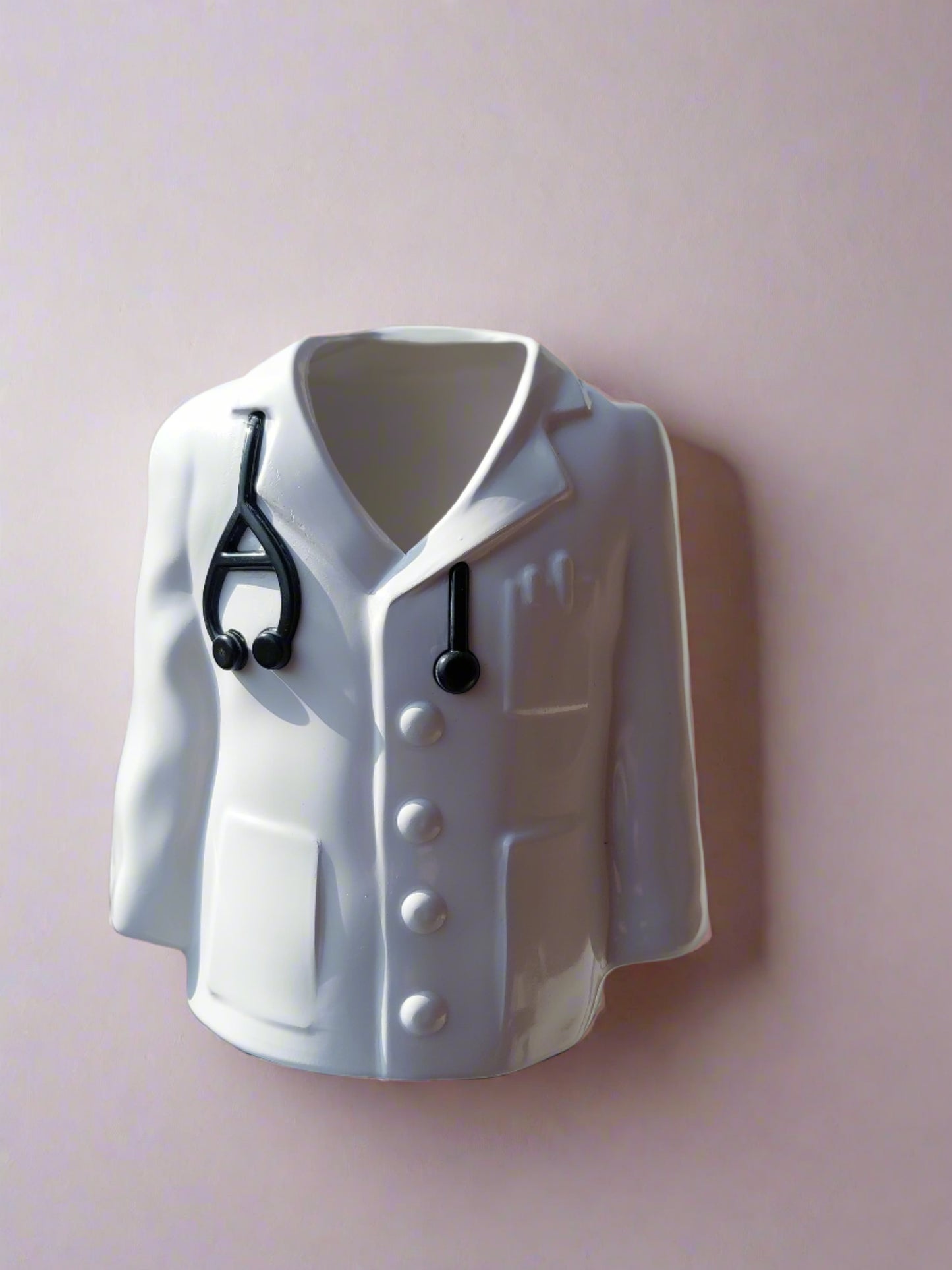 Doctor's apron shaped doctor pen stand on balcony rack 