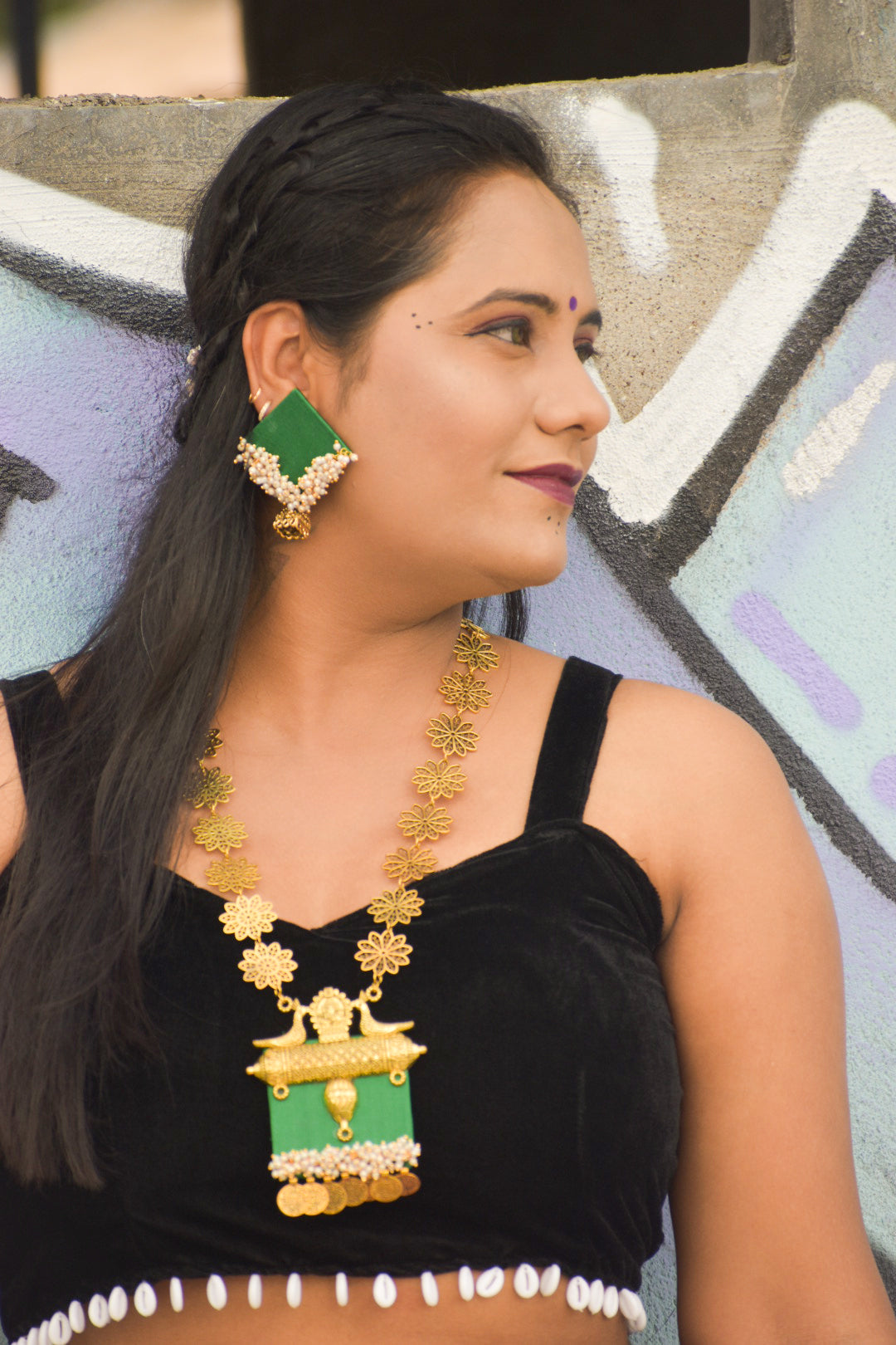 Emerald Gold Kundan Necklace Set