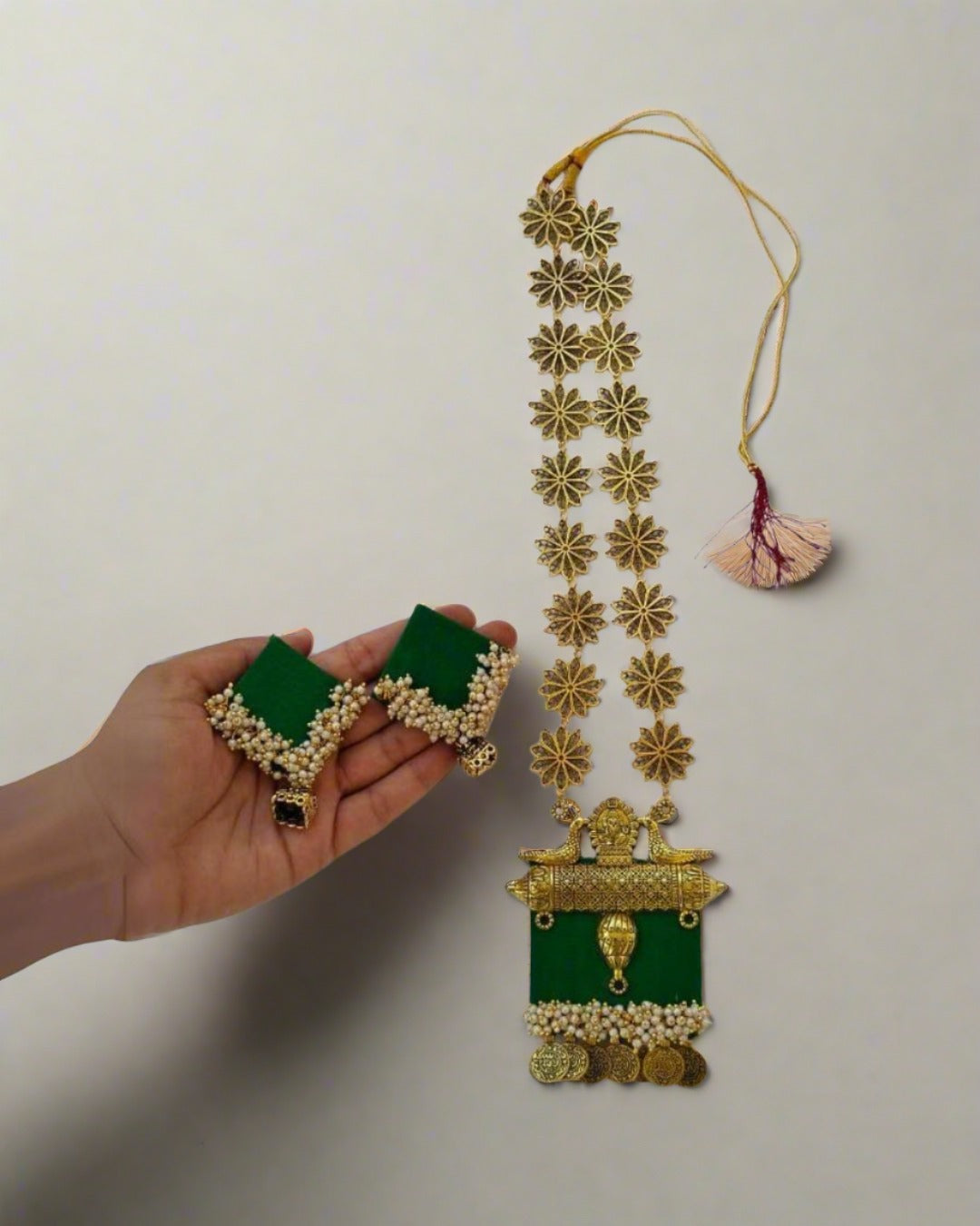 Emerald Gold Kundan Necklace Set