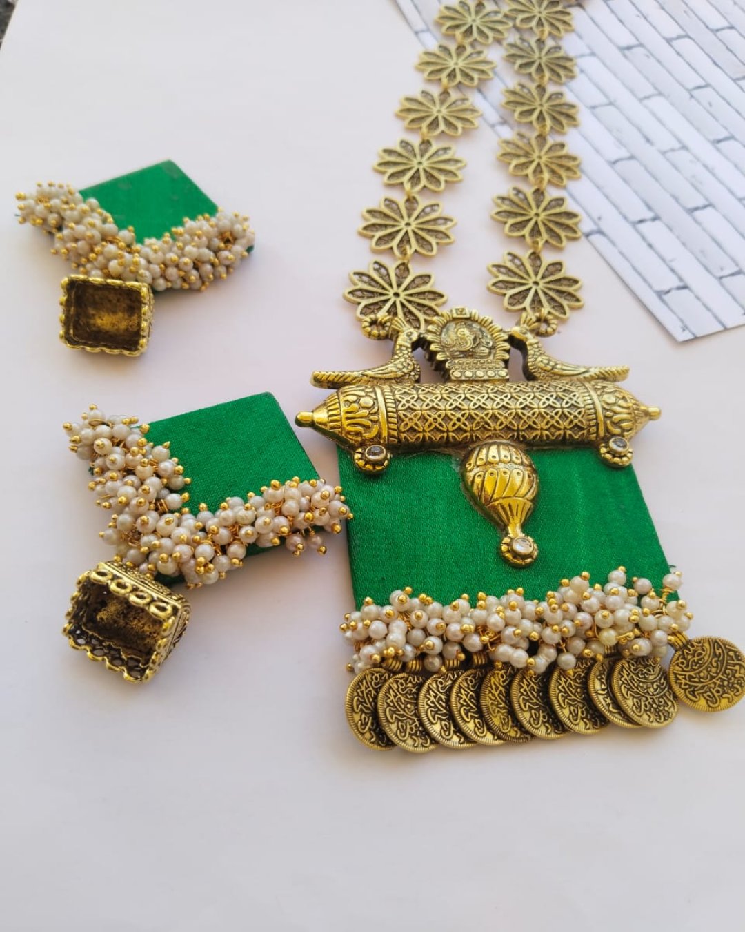 Emerald Gold Kundan Necklace Set