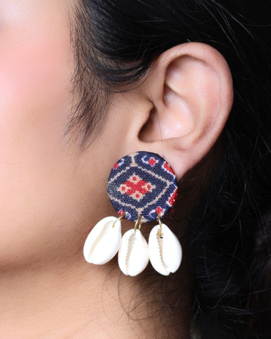 Blue and red shells studs