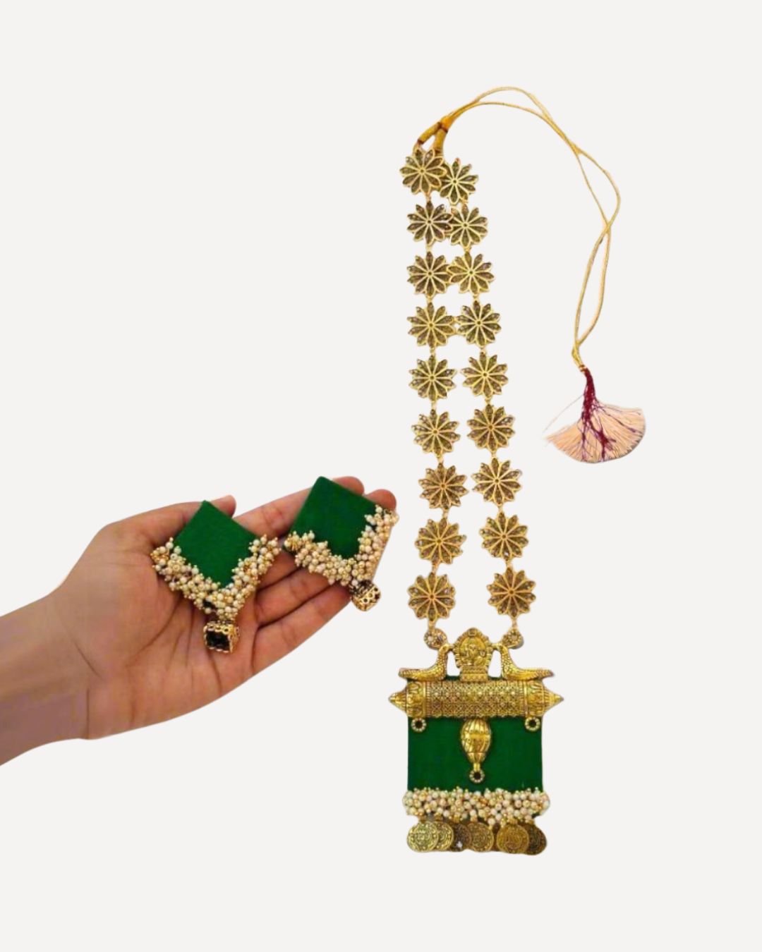 हरा और सुनहरा कुंदन मोतियों का हार इयररिंग्स सेट