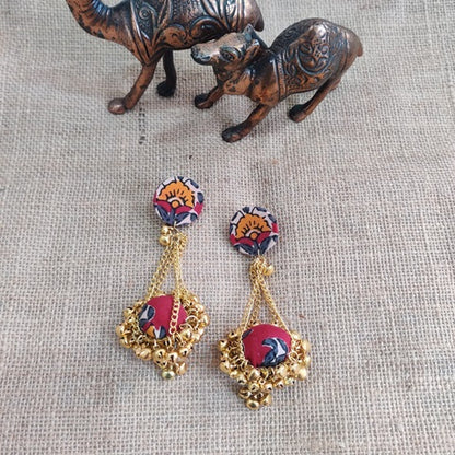 Red printed matki shape earrings with golden ghungroos and chain