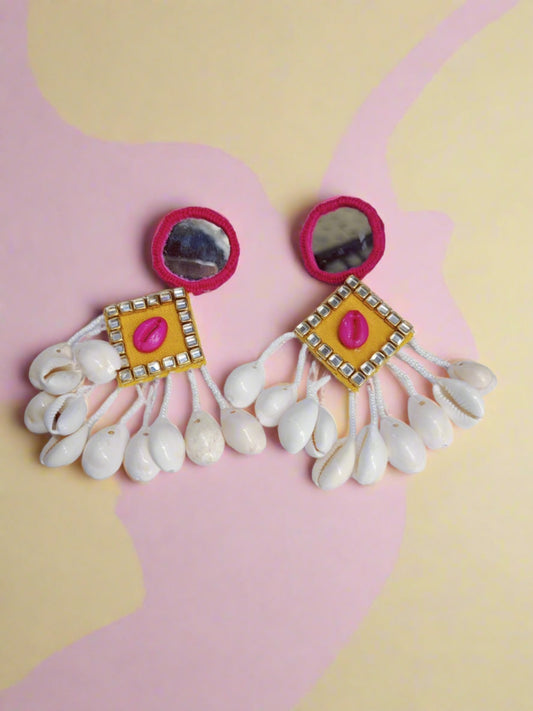 Round and kite shape earrings in yellow, white and pink sea shells latkan