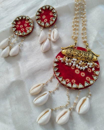 Red Bandhani Necklace Set with Shells