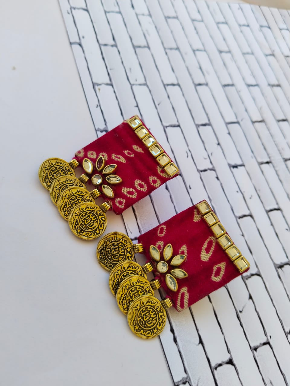 Red square kundan studs