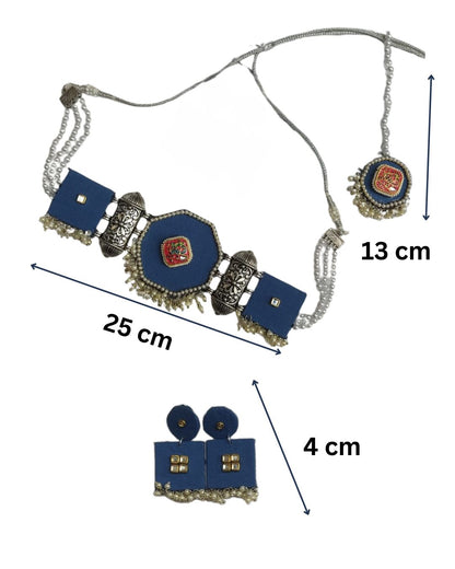 नीले और चांदी की बालियां और चोकर बालियां हार सेट
