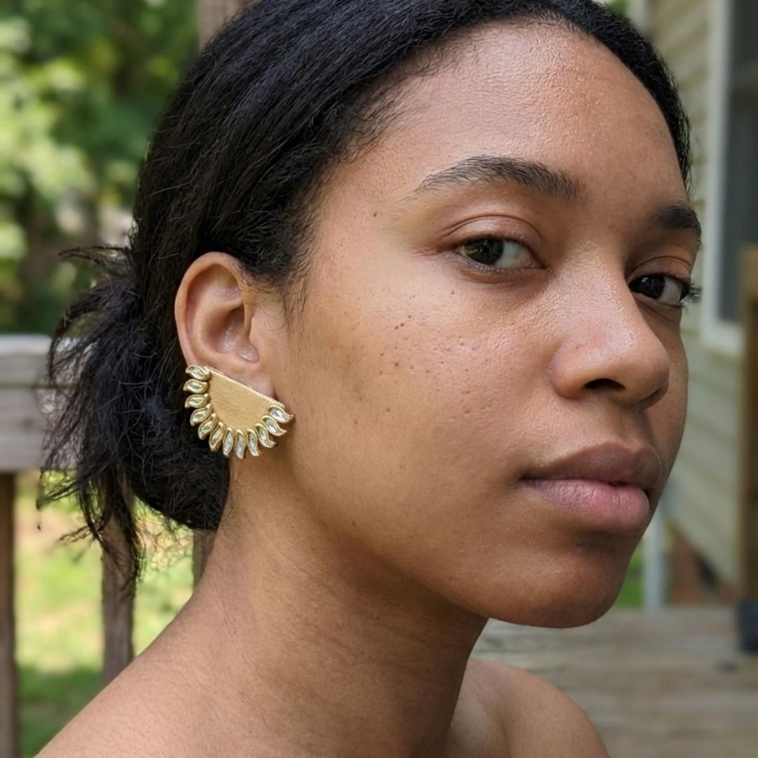Beige Semi-Round Sunburst Kundan Stud Earrings