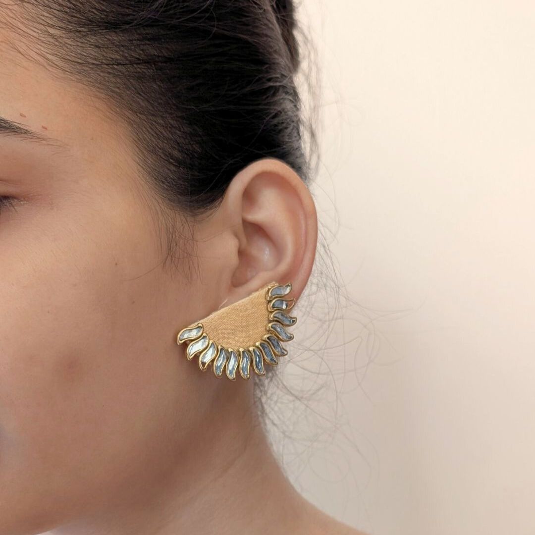 Beige Semi-Round Sunburst Kundan Stud Earrings