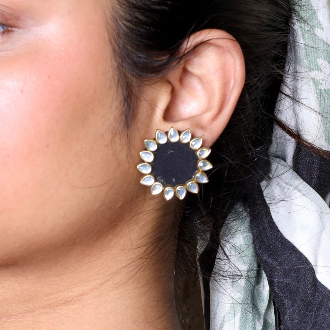 Black Halo Kundan Mini Stud Earrings