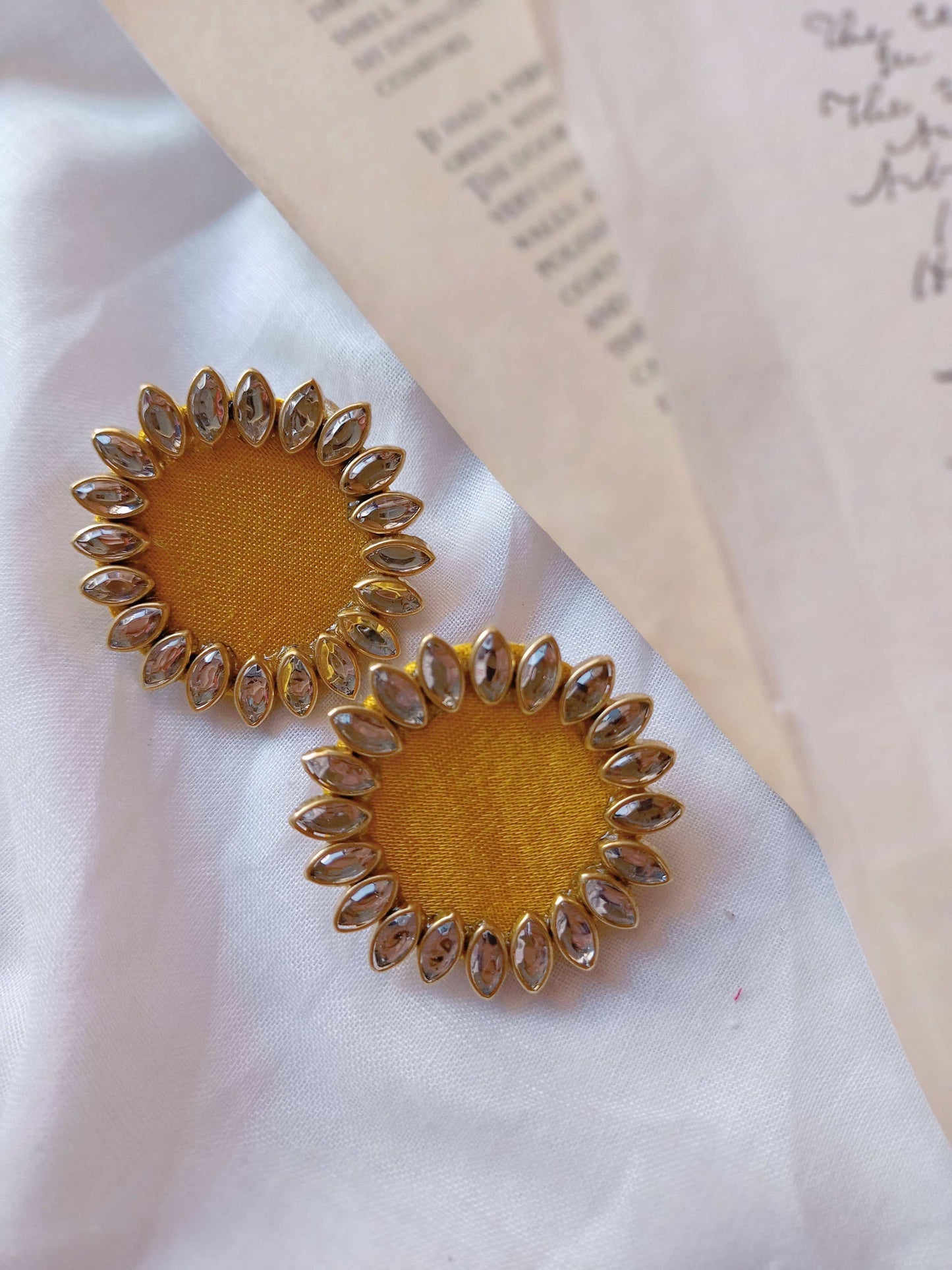 Kundan multicolor studs