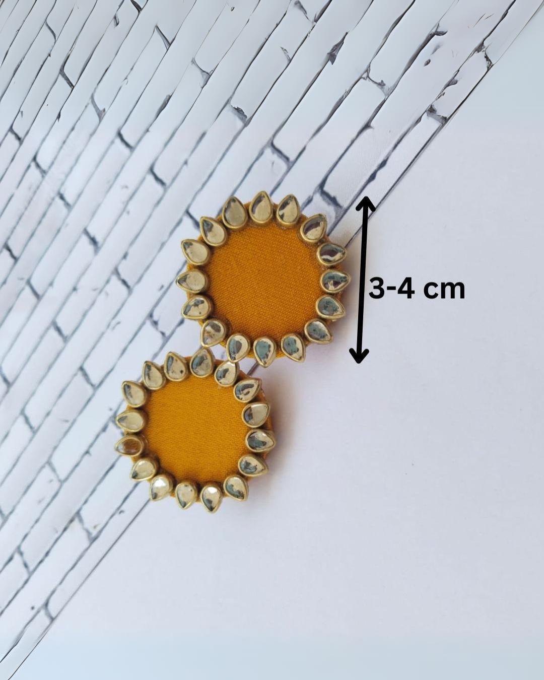 Kundan multicolor studs