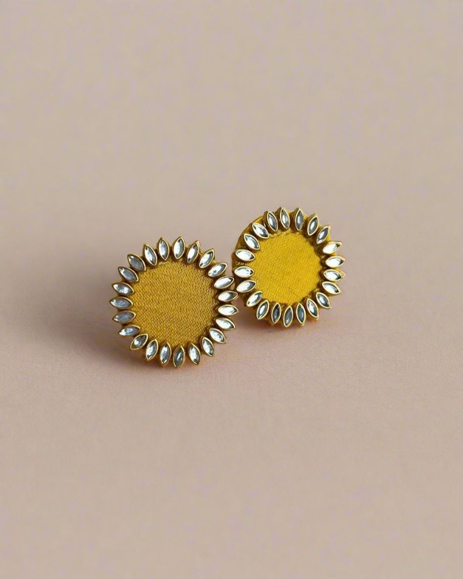 Kundan multicolor studs