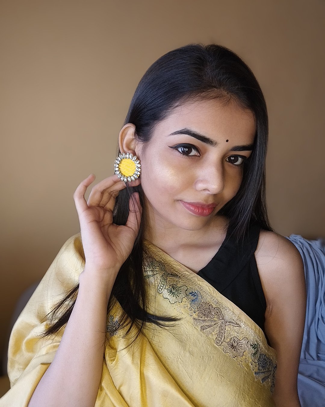 Yellow kundan studs earrings