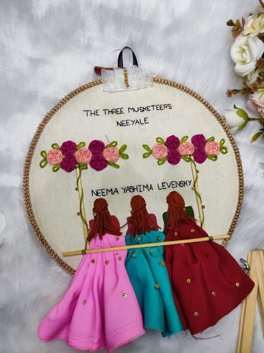 Best friends embroidery hoop