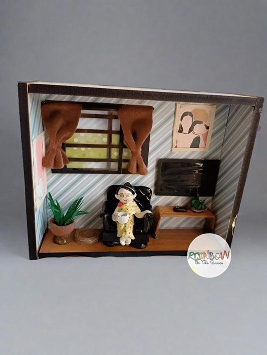 Living room customized old lady shadow box miniature